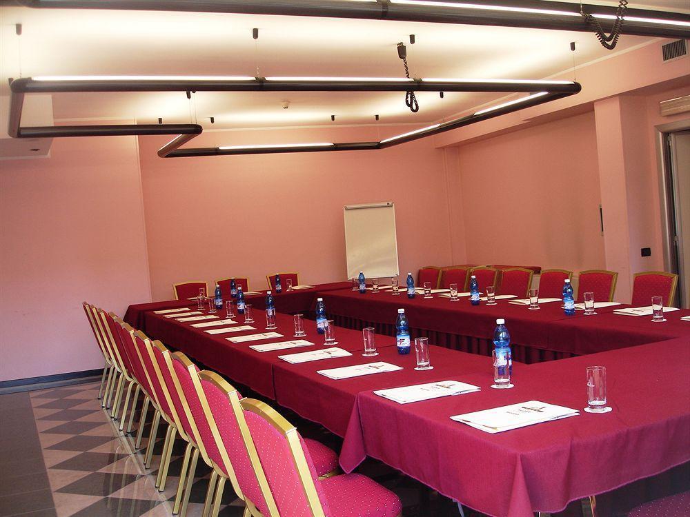 Augustus Hotel Biella Exterior photo