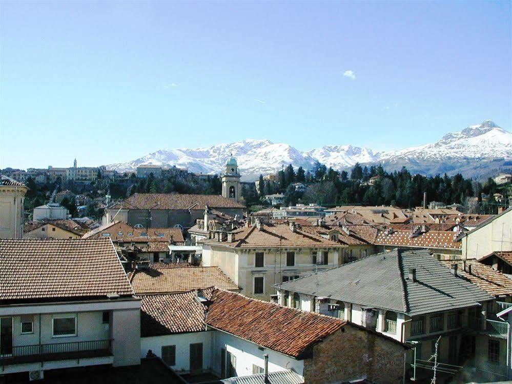 Augustus Hotel Biella Exterior photo