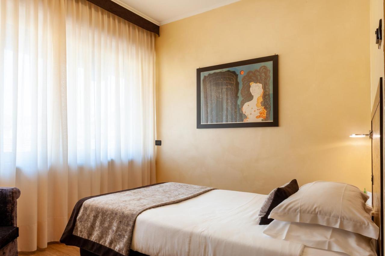 Augustus Hotel Biella Exterior photo